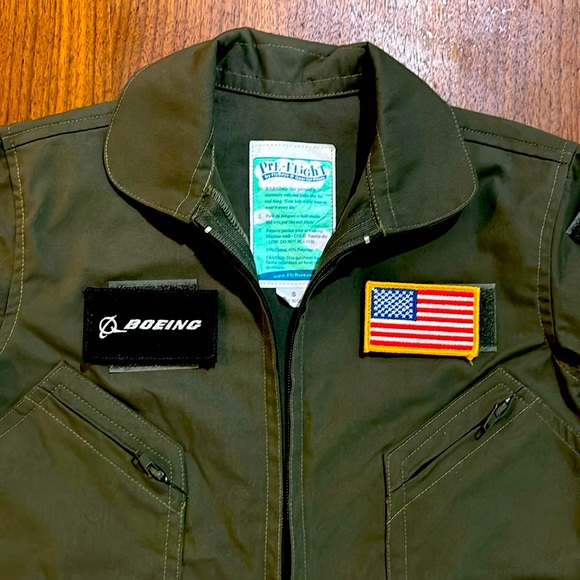 Boeing pilot costume size 3 - Picture 2 of 2